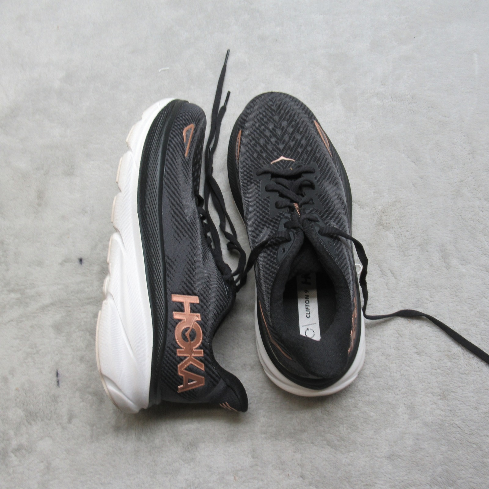 Hoka Women Shoes 7 B Black Clifton 9 Light Cushioned Athletic Run Lightly Used!